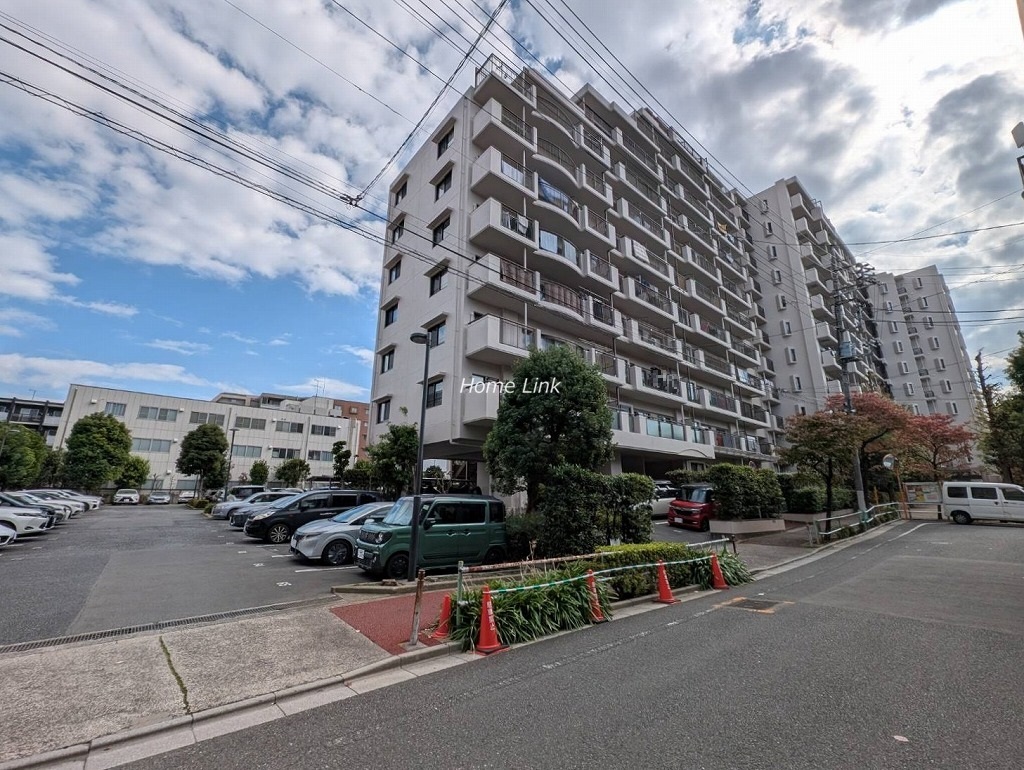 モアクレスト西台　北側 駐車場出入口